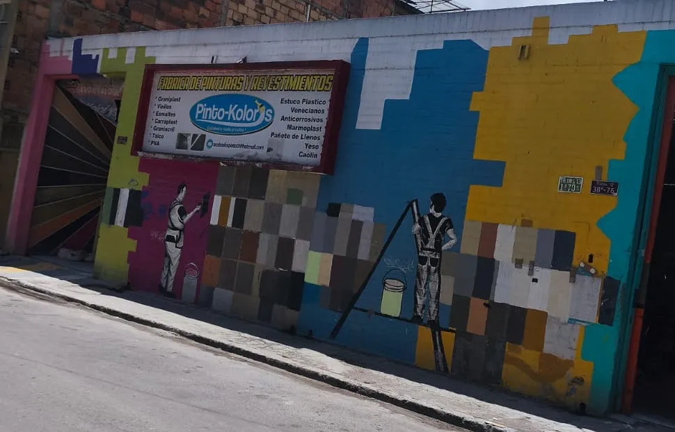 Proceso de producción y sedes de Pinto Kolors — 0 mural fachada lista productos