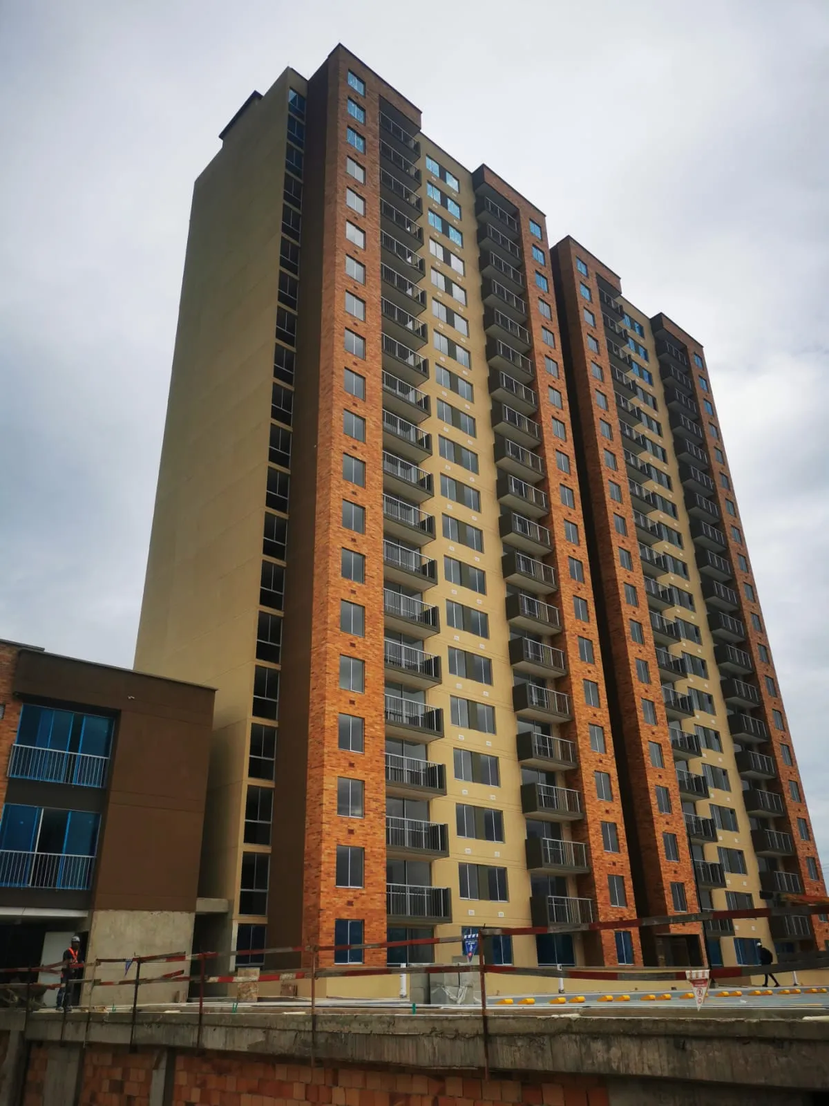 Proyecto en Puente Aranda, Bogotá — Pinto Kolors